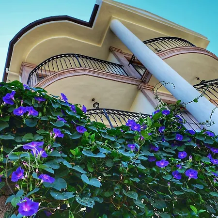 Stone Hill Hotel